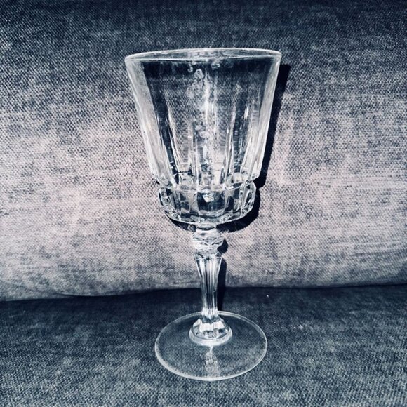 Cristal D'Arques-Durand Chantelle (Lady Victoria) Stemware Crystal Wine Glasses - Picture 6 of 7